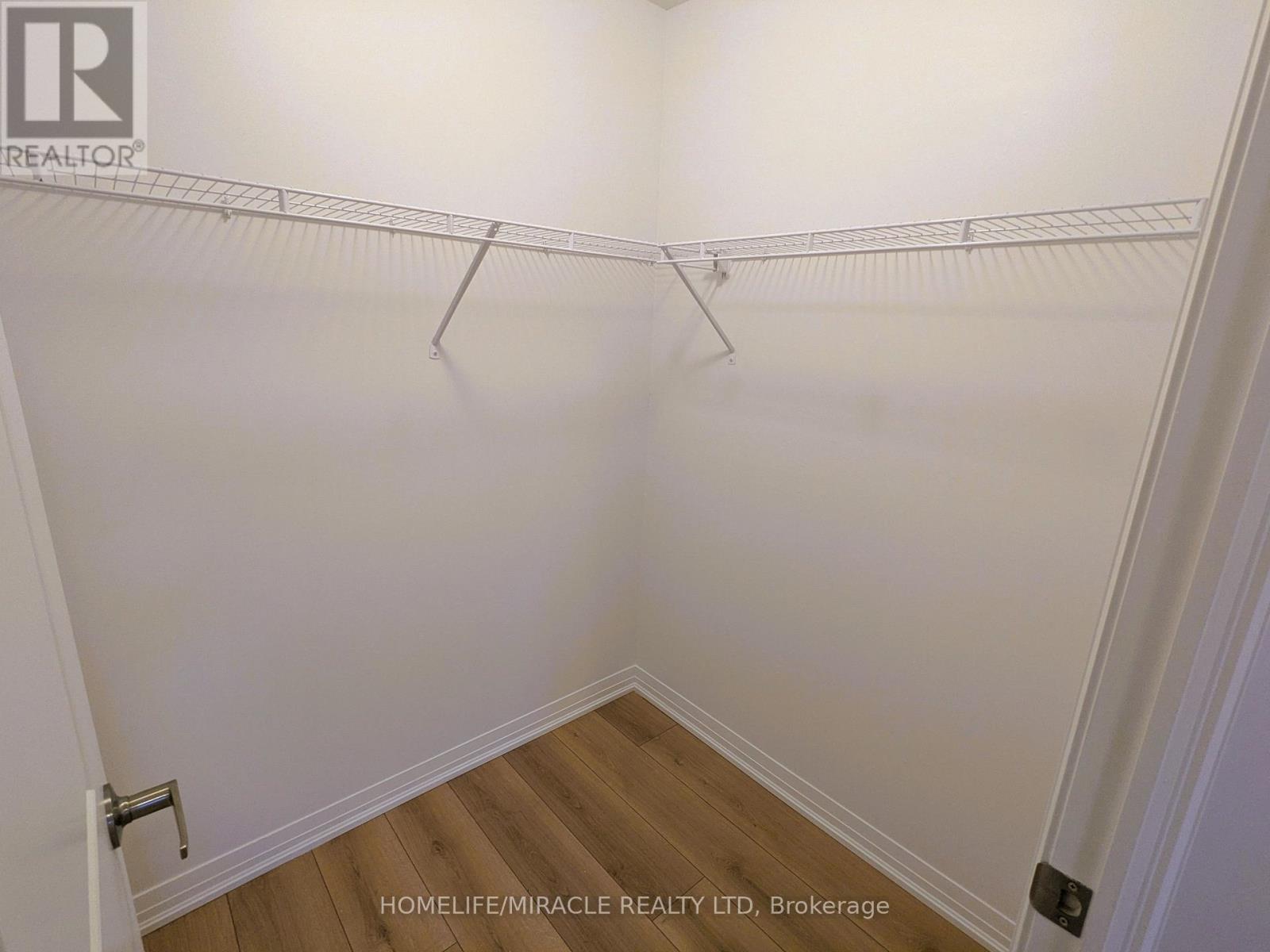 1 - 680 Atwater Avenue, Mississauga, Ontario  L5G 0B6 - Photo 13 - W12462752