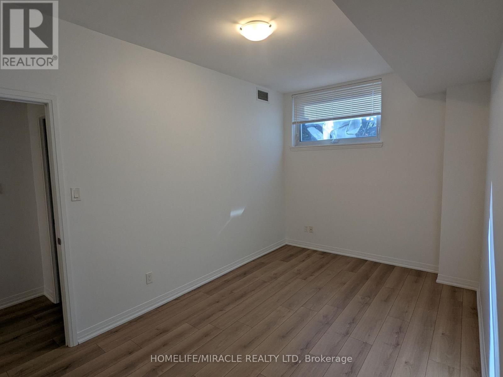 1 - 680 Atwater Avenue, Mississauga, Ontario  L5G 0B6 - Photo 16 - W12462752