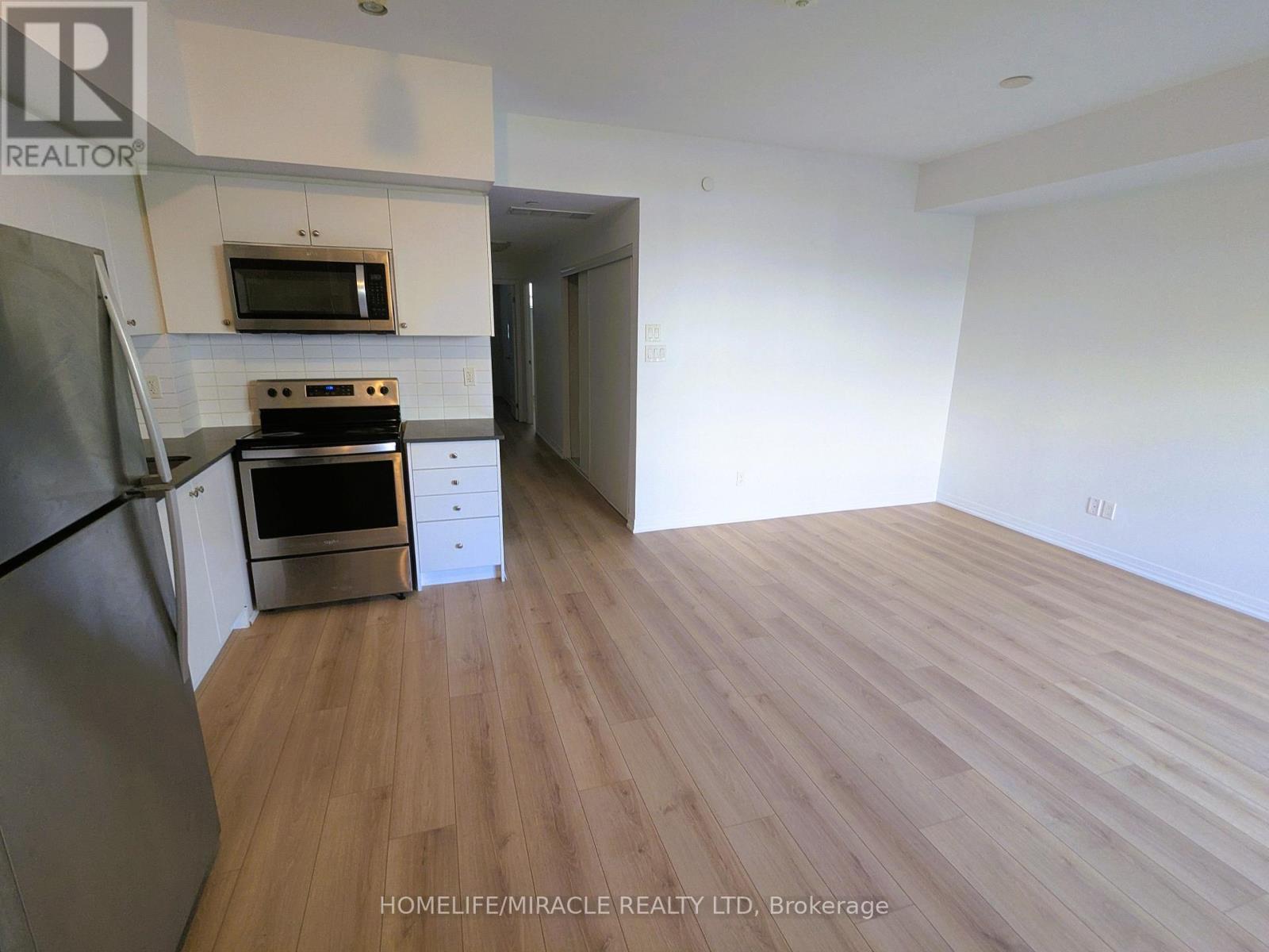1 - 680 Atwater Avenue, Mississauga, Ontario  L5G 0B6 - Photo 3 - W12462752