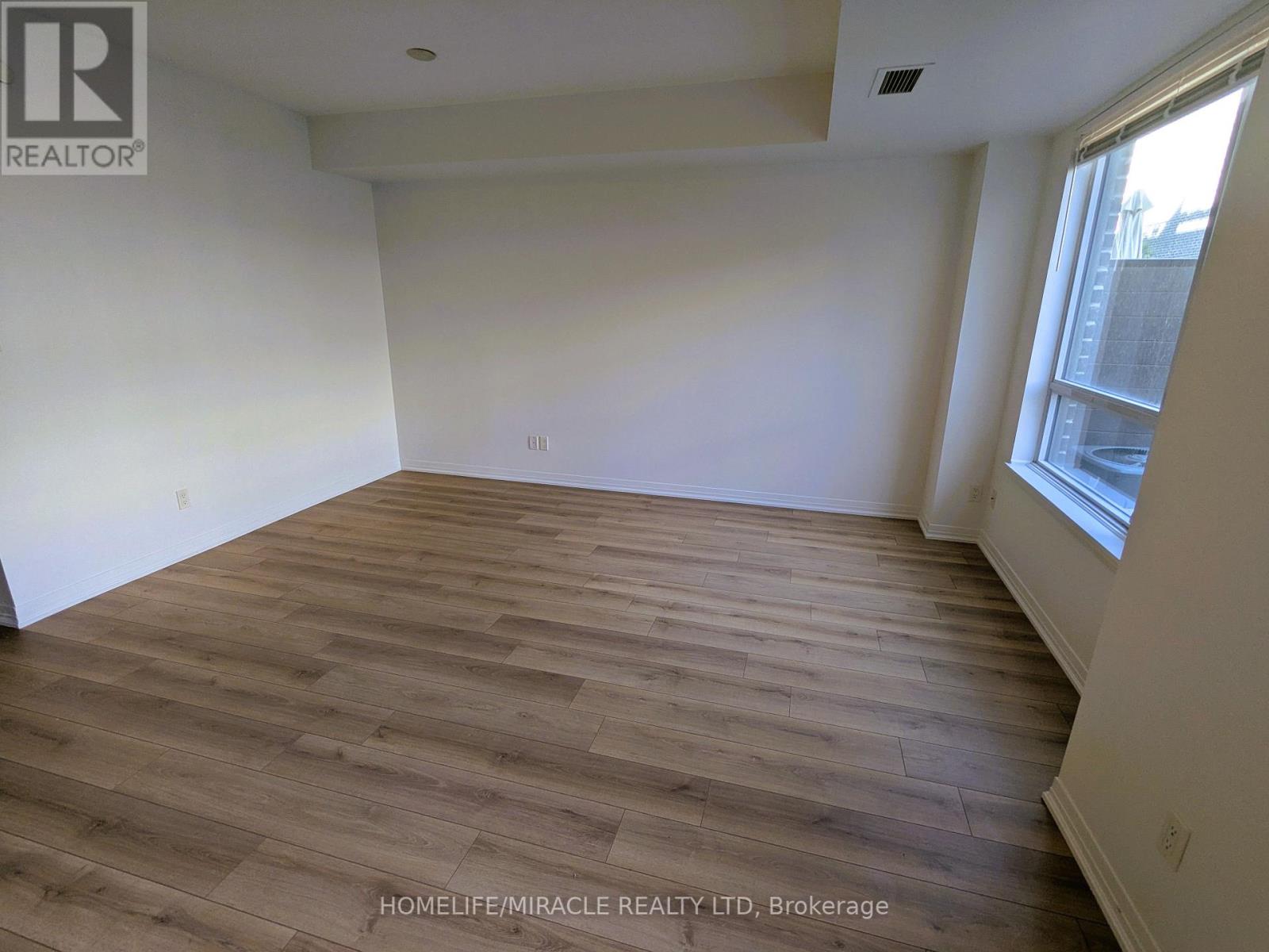 1 - 680 Atwater Avenue, Mississauga, Ontario  L5G 0B6 - Photo 4 - W12462752