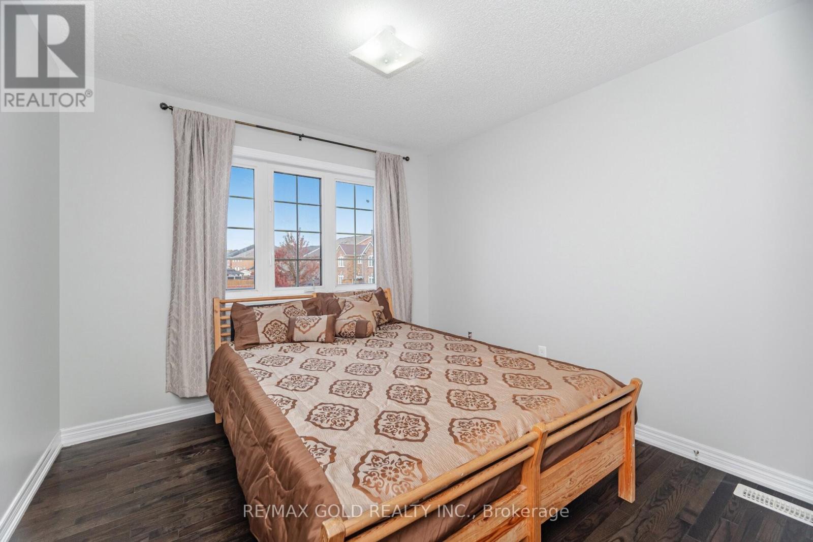 262 Thorndale Road, Brampton, Ontario  L6P 3H2 - Photo 17 - W12462771