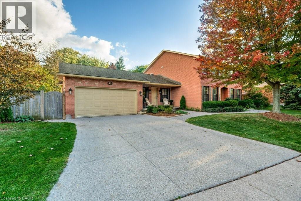 47 Howard Boulevard, Waterdown, Ontario  L8B 0G4 - Photo 3 - 40778836