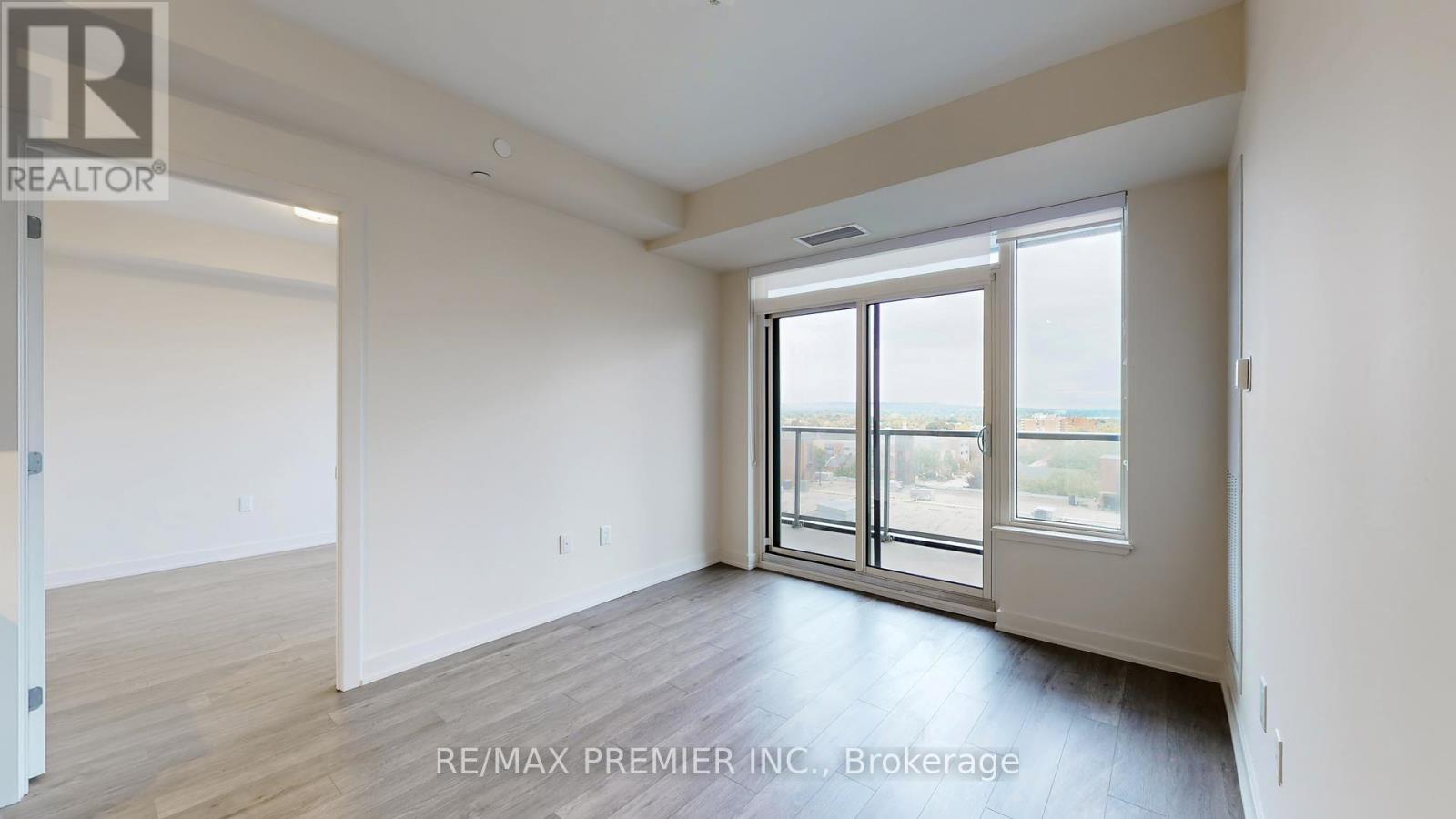 922 - 212 King William Street, Hamilton, Ontario  L8R 0A7 - Photo 10 - X12462595
