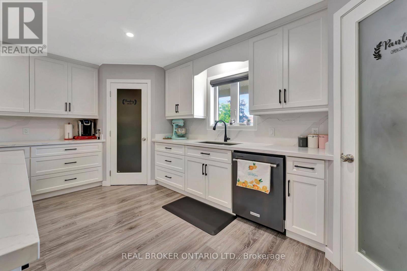 12 Albert Street, Norfolk, Ontario  N5V 2L8 - Photo 13 - X12462598