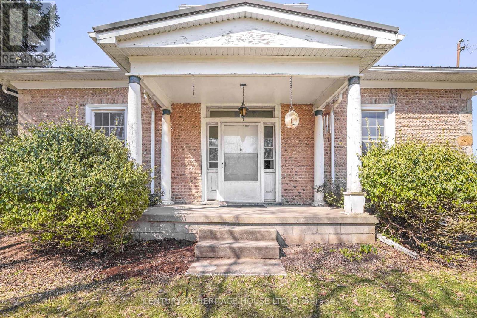 899 Keg Lane, Brant, Ontario  N3L 3E2 - Photo 2 - X12462629