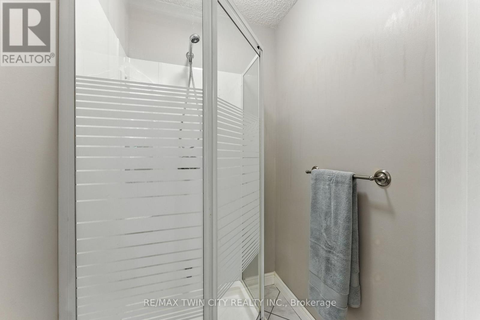 91 Abbey Close, Hamilton, Ontario  L9G 4K9 - Photo 25 - X12462635