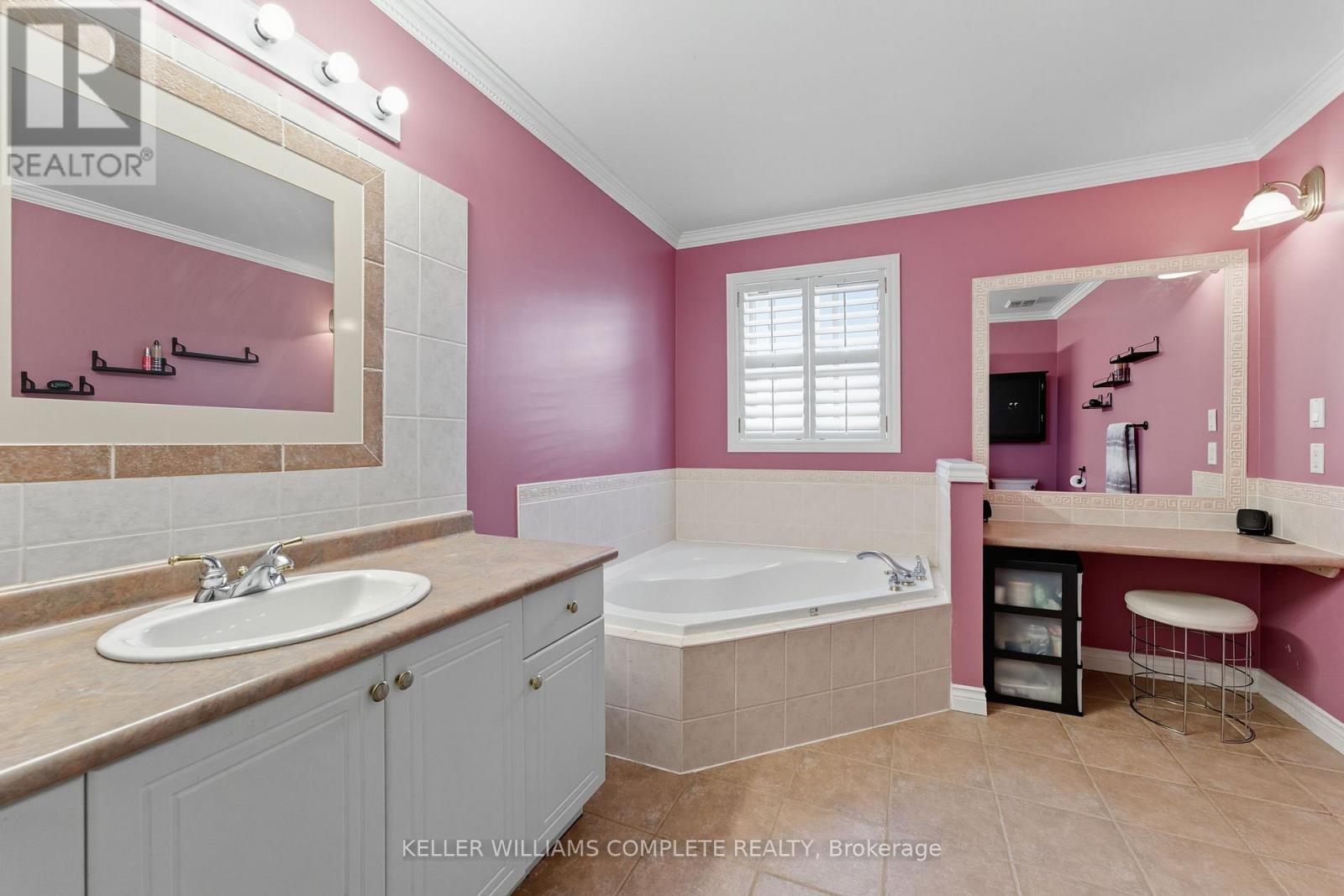 66 Suffolk Street, Hamilton, Ontario  L9K 1M9 - Photo 25 - X12462646