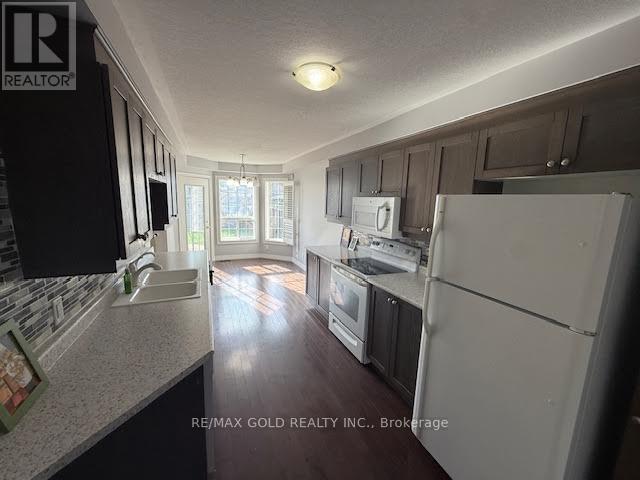 758 Grand Banks Drive, Waterloo, Ontario  N2K 4N3 - Photo 5 - X12462661
