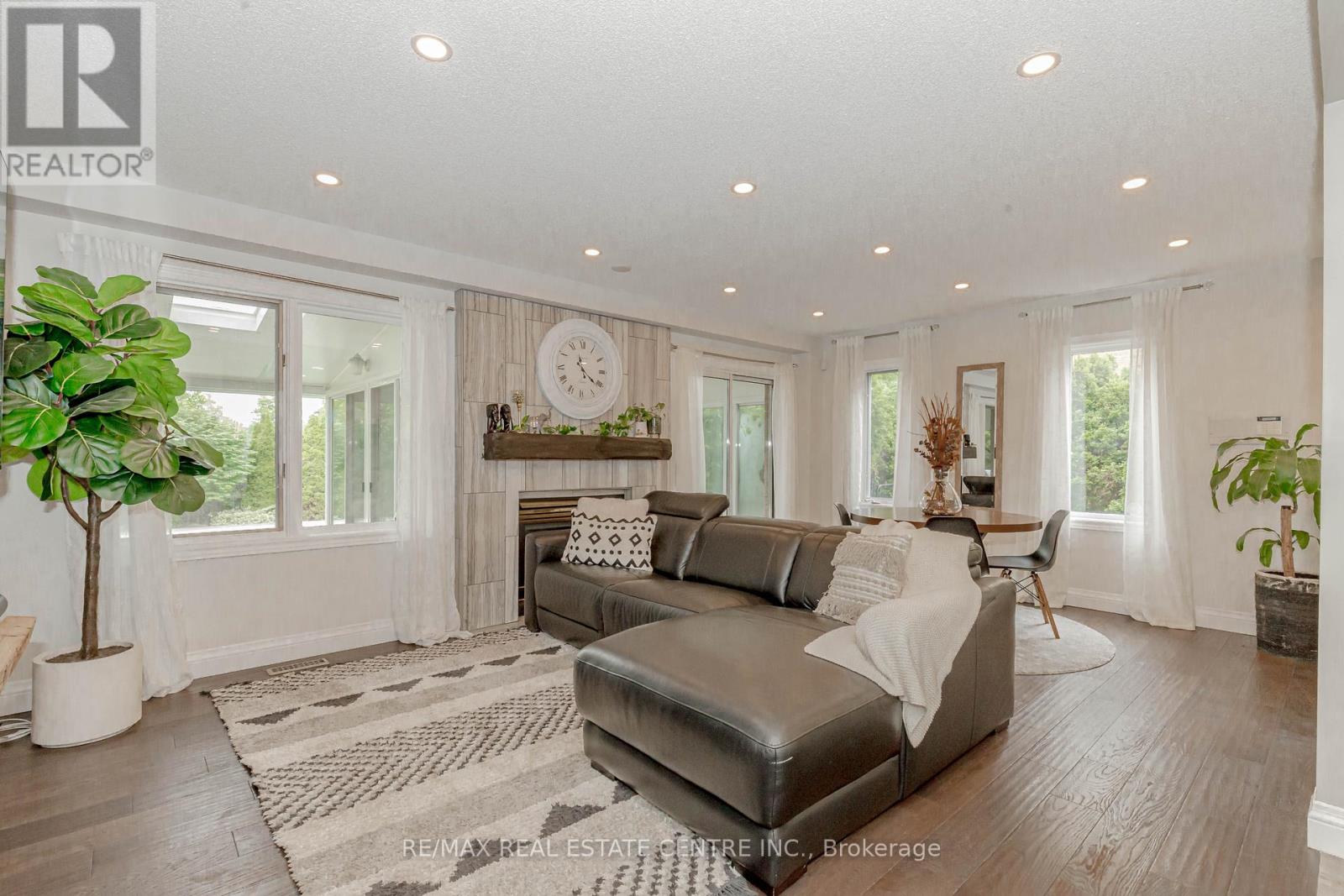 33 Strathroy Crescent, Hamilton, Ontario  L8B 0N5 - Photo 20 - X12462700