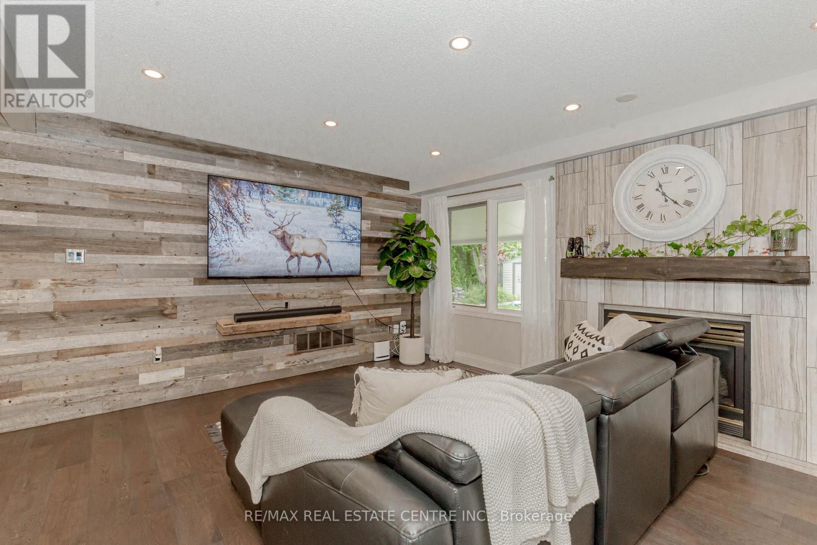 33 Strathroy Crescent, Hamilton, Ontario  L8B 0N5 - Photo 21 - X12462700