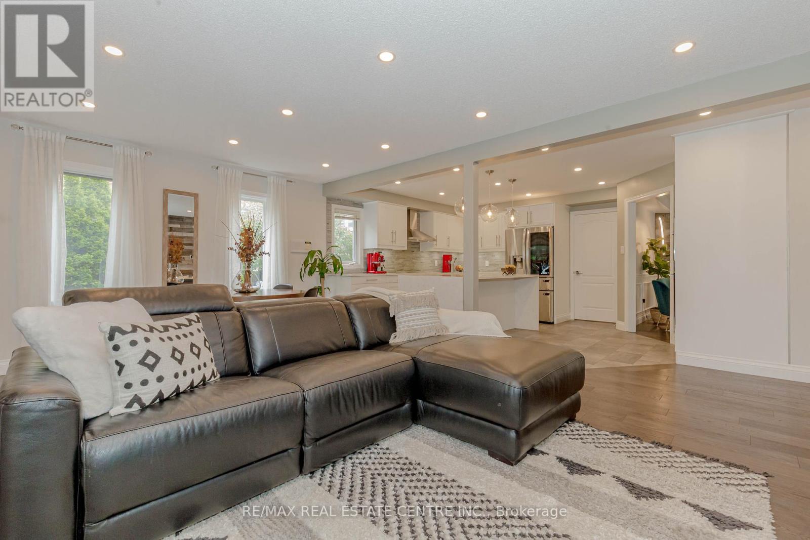33 Strathroy Crescent, Hamilton, Ontario  L8B 0N5 - Photo 22 - X12462700