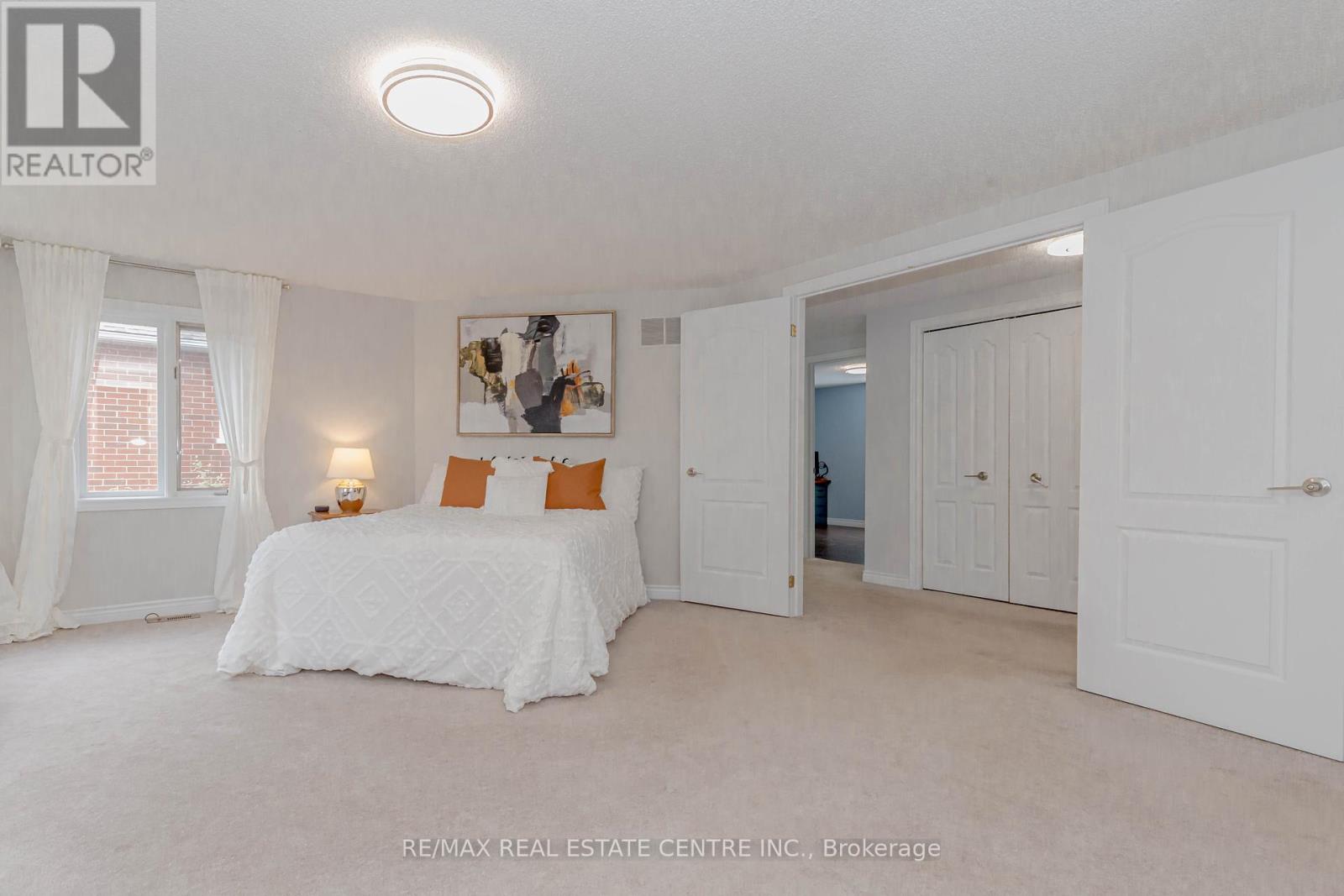 33 Strathroy Crescent, Hamilton, Ontario  L8B 0N5 - Photo 37 - X12462700