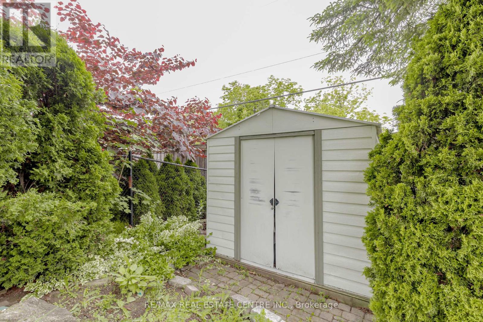 33 Strathroy Crescent, Hamilton, Ontario  L8B 0N5 - Photo 50 - X12462700