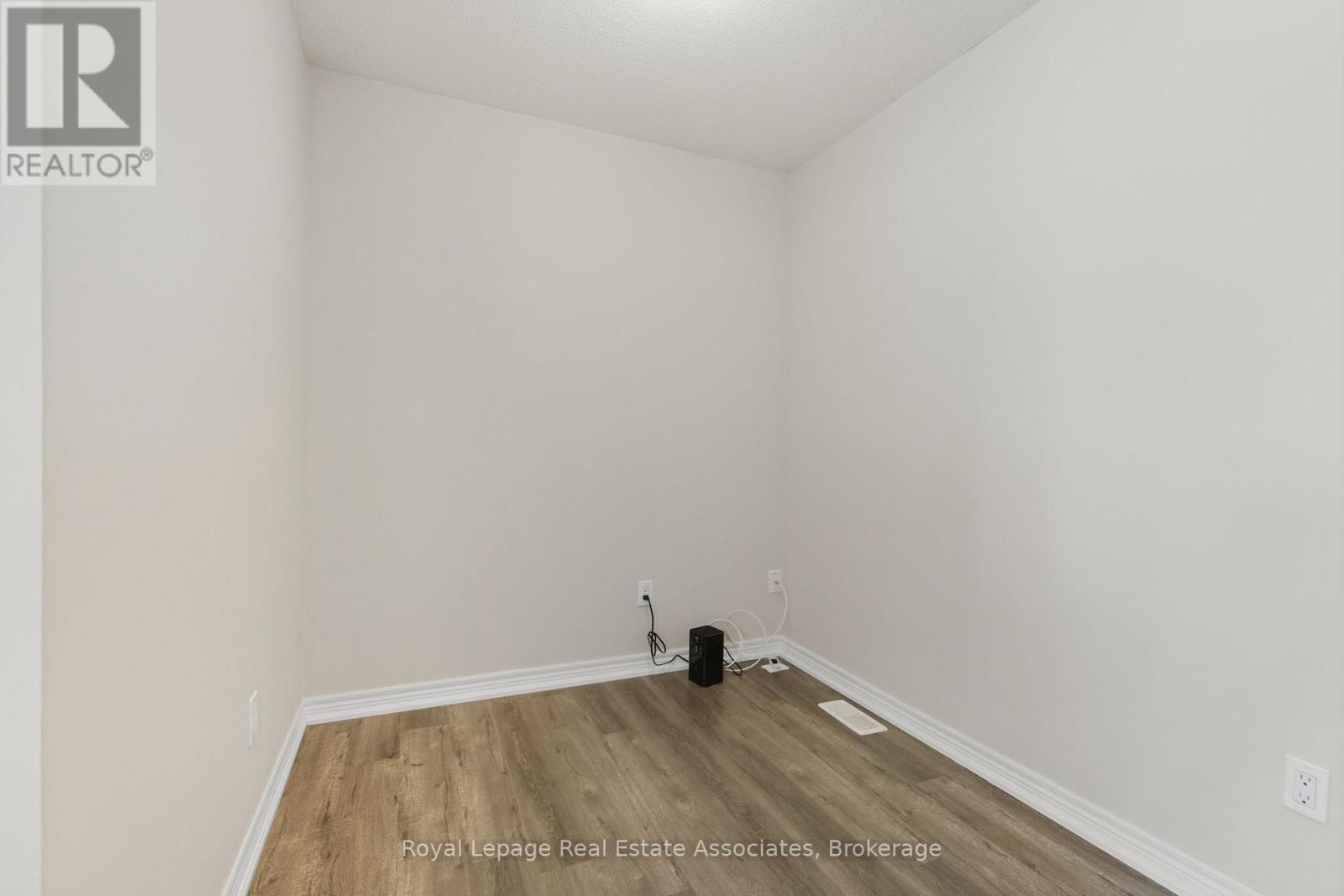 7 - 299 Skinner Road, Hamilton, Ontario  L8B 1W5 - Photo 24 - X12462734