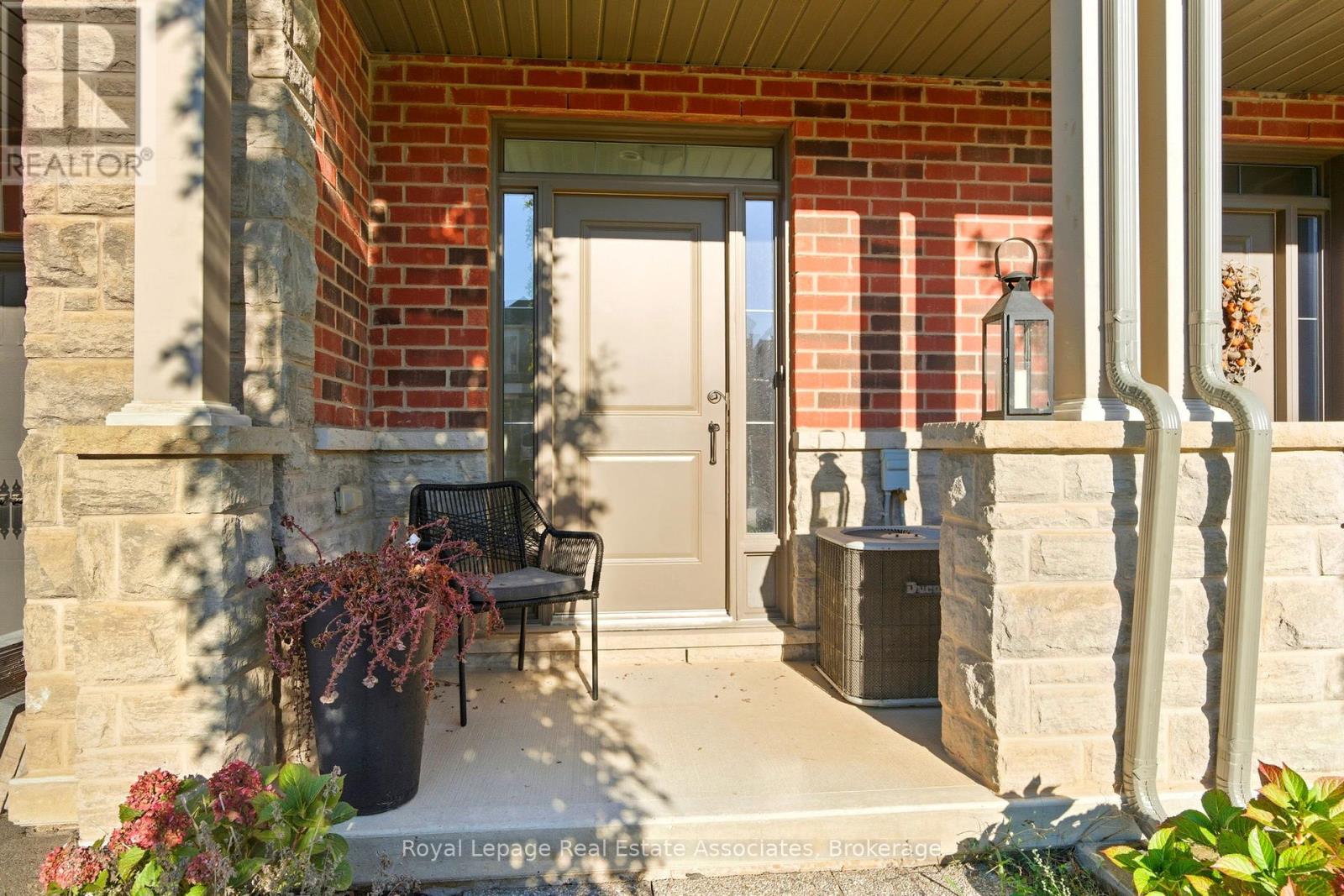 7 - 299 Skinner Road, Hamilton, Ontario  L8B 1W5 - Photo 3 - X12462734