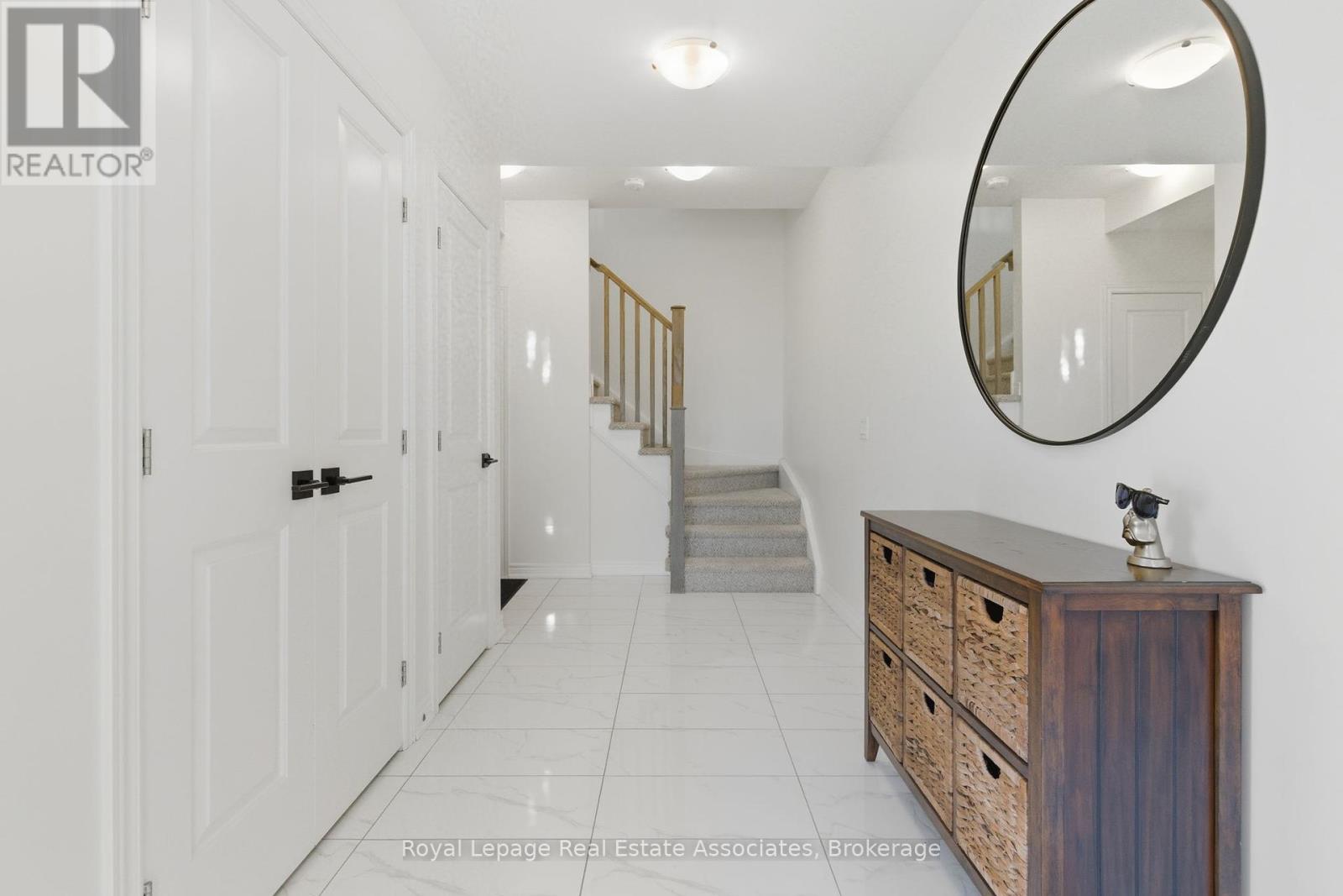 7 - 299 Skinner Road, Hamilton, Ontario  L8B 1W5 - Photo 5 - X12462734