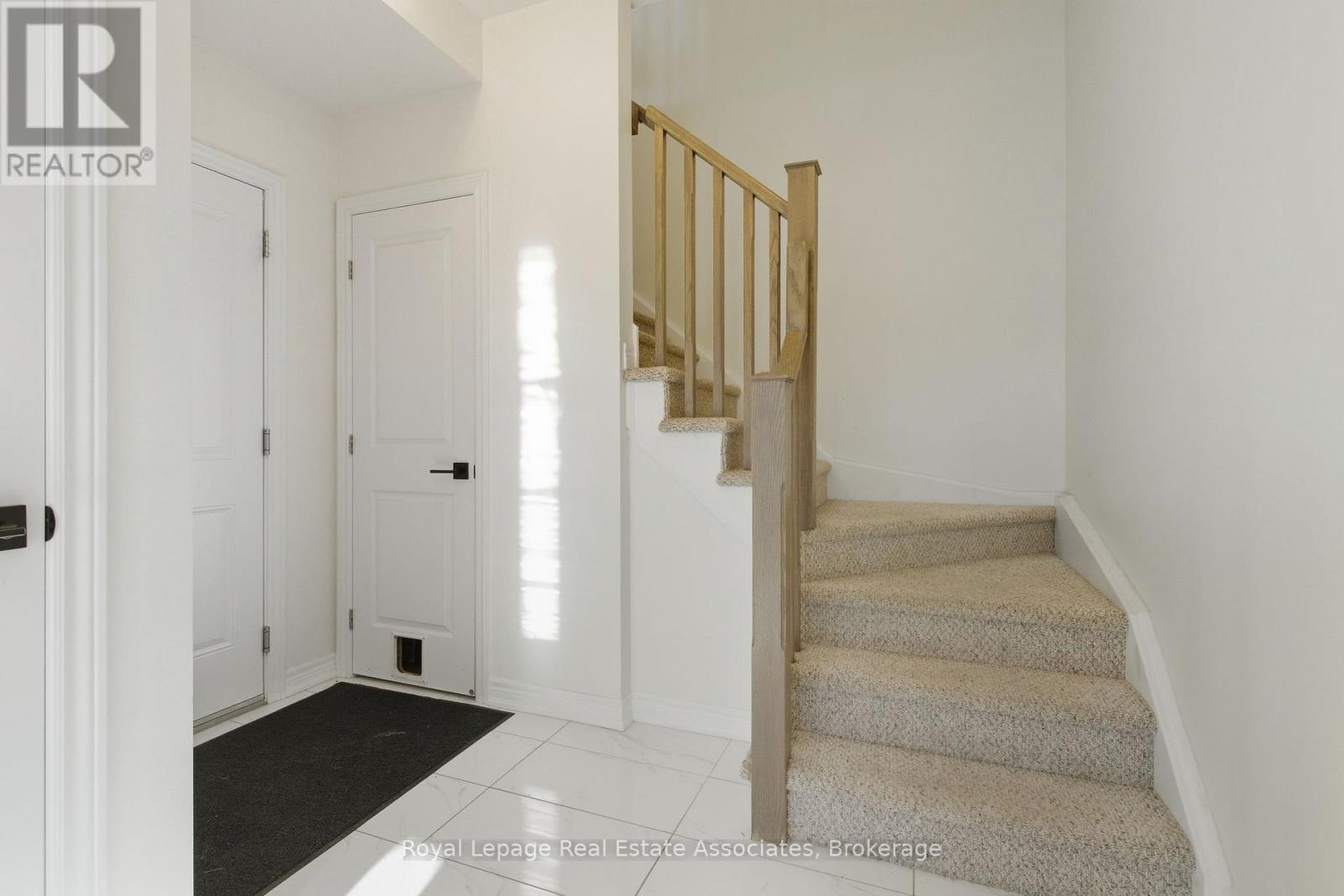 7 - 299 Skinner Road, Hamilton, Ontario  L8B 1W5 - Photo 6 - X12462734