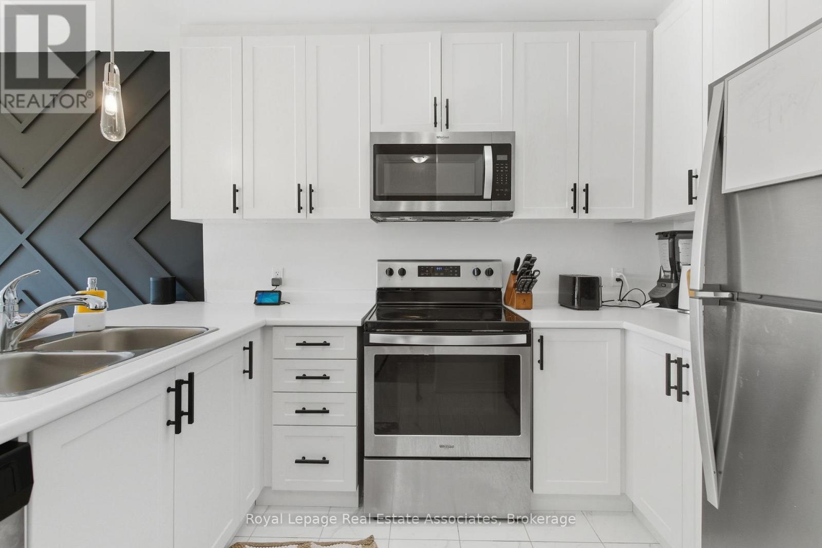 7 - 299 Skinner Road, Hamilton, Ontario  L8B 1W5 - Photo 7 - X12462734