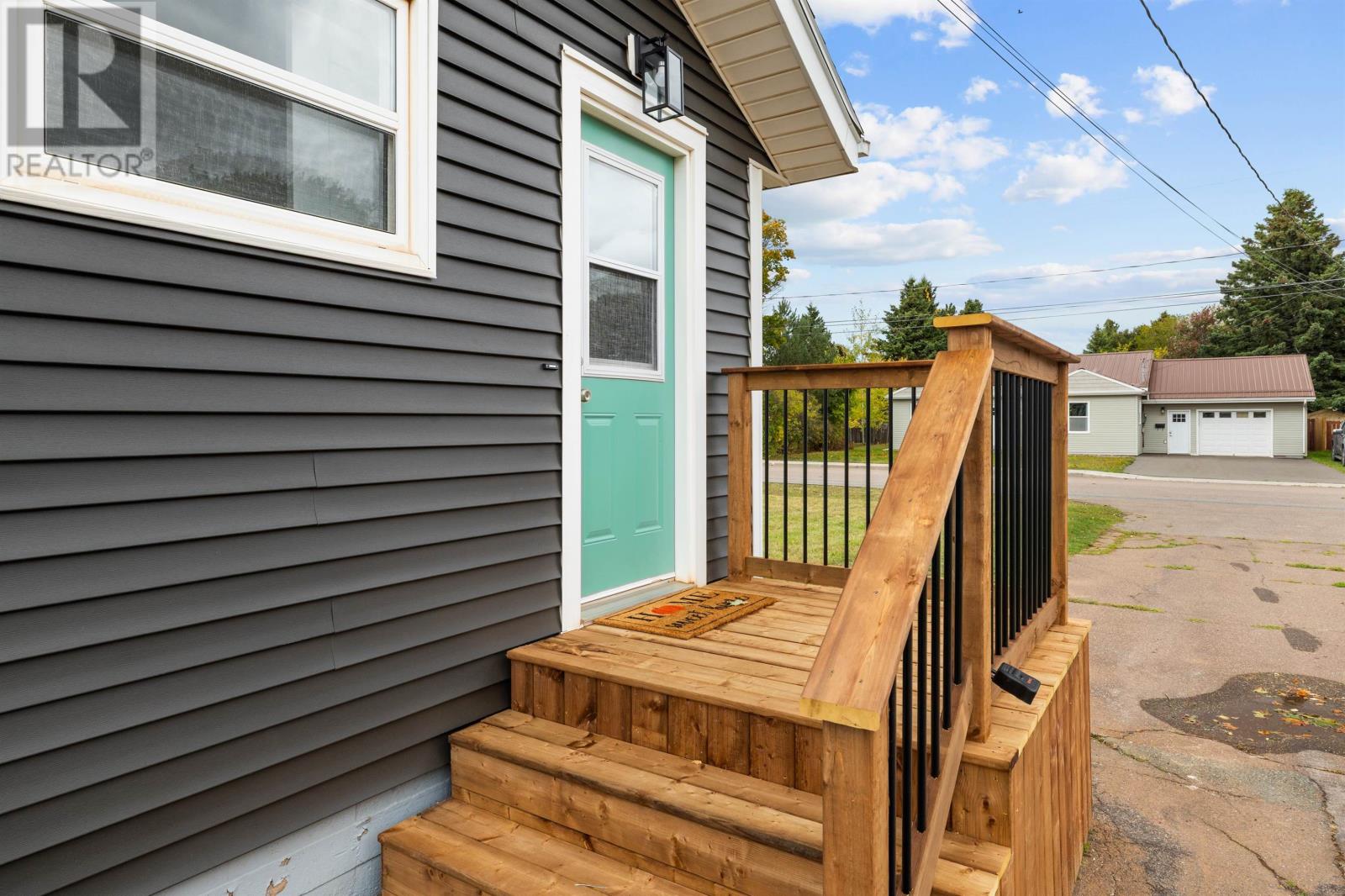 390 Highland Avenue, Summerside, Prince Edward Island  C1N 2M3 - Photo 6 - 202525822
