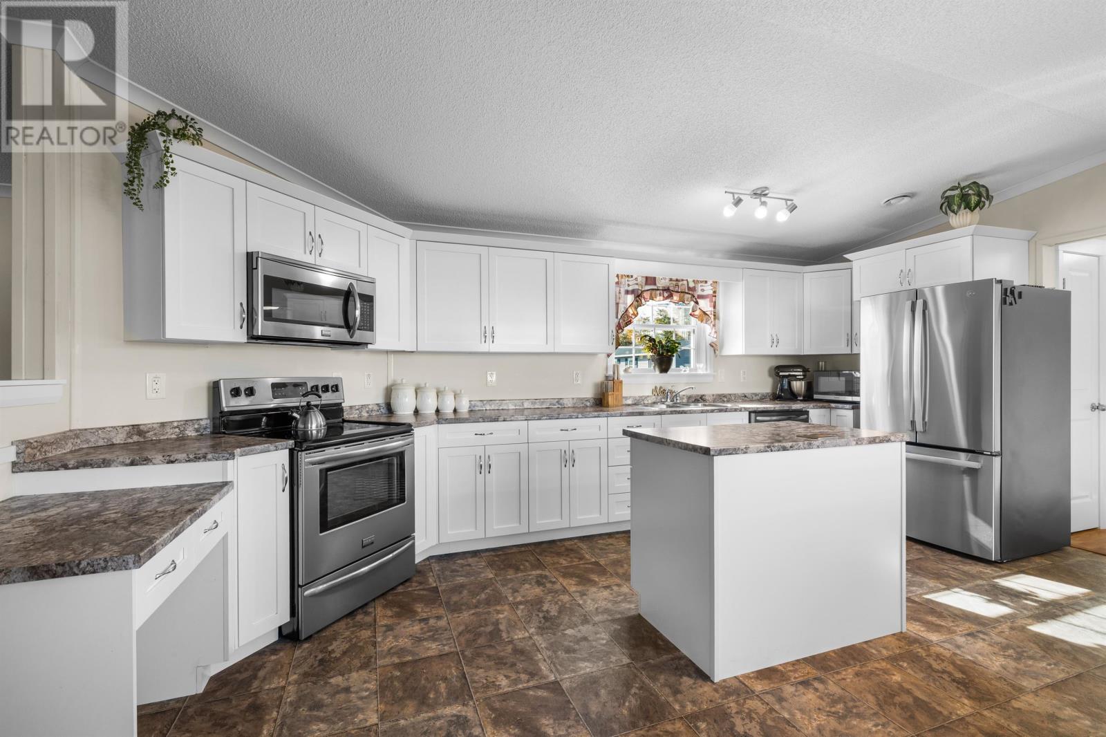73 Hinton St, Summerside, Prince Edward Island  C1N 0K8 - Photo 10 - 202525823