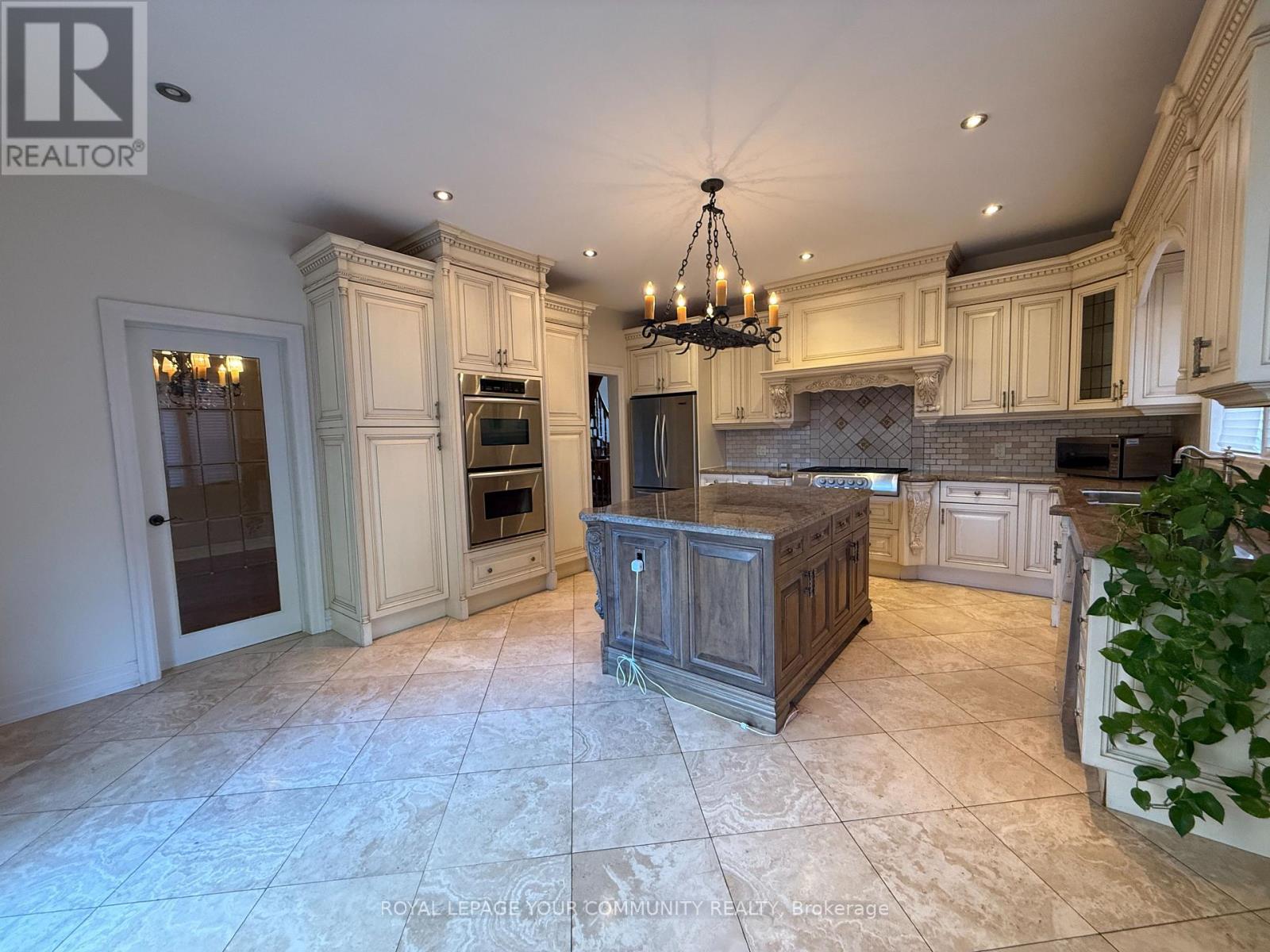 238 Horsham (Main Floor And 2nd Floor) Avenue, Toronto, Ontario  M2N 2A6 - Photo 7 - C12462392