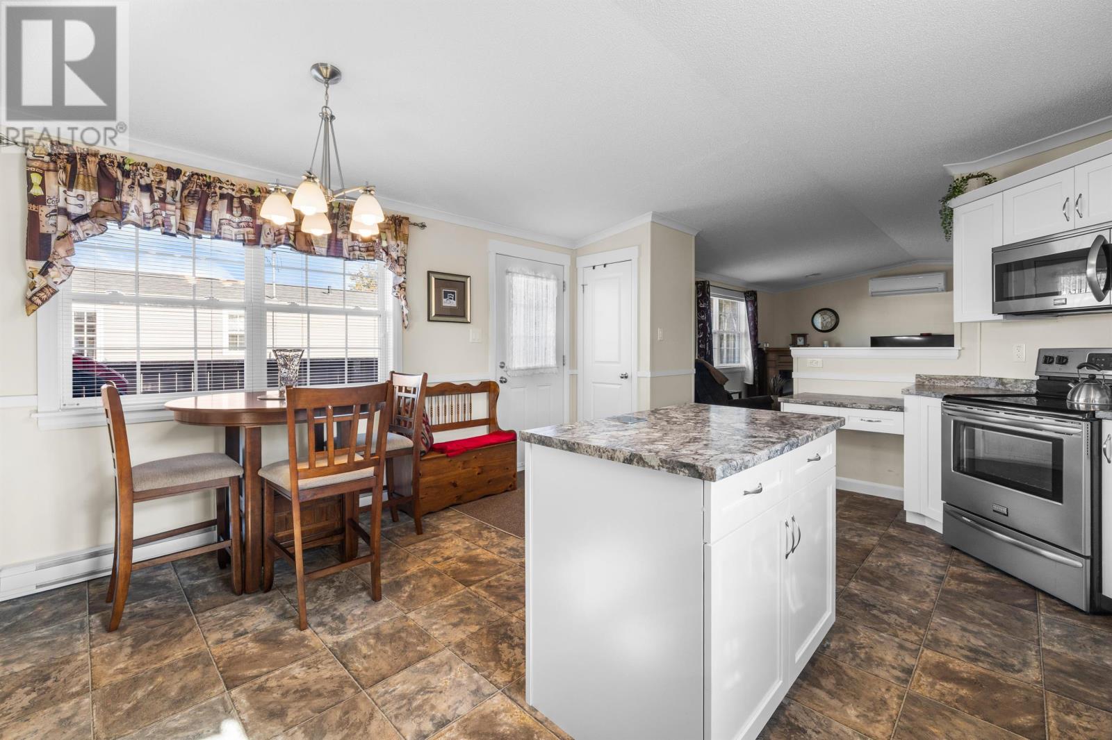 73 Hinton St, Summerside, Prince Edward Island  C1N 0K8 - Photo 15 - 202525823