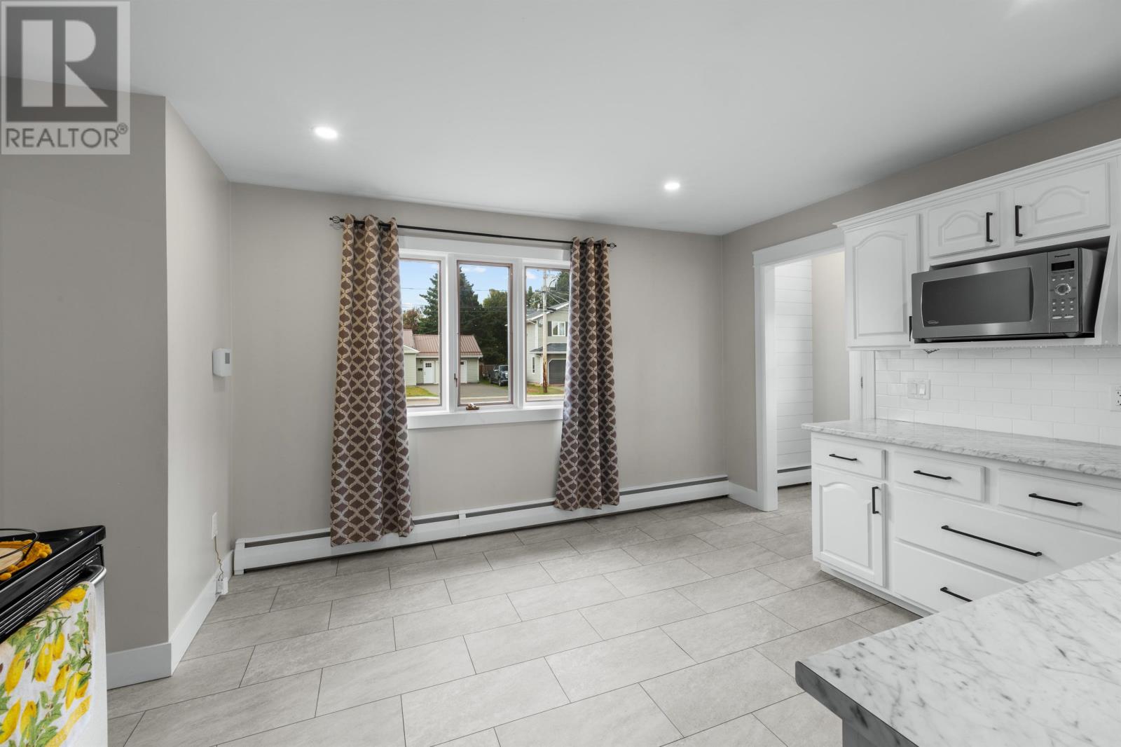 390 Highland Avenue, Summerside, Prince Edward Island  C1N 2M3 - Photo 12 - 202525822