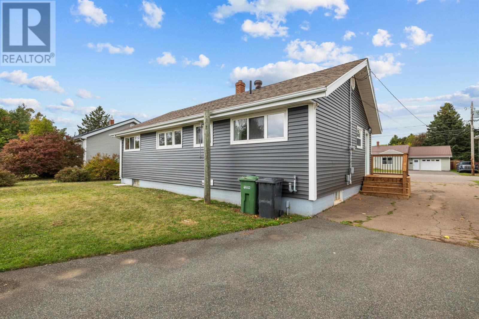 390 Highland Avenue, Summerside, Prince Edward Island  C1N 2M3 - Photo 2 - 202525822