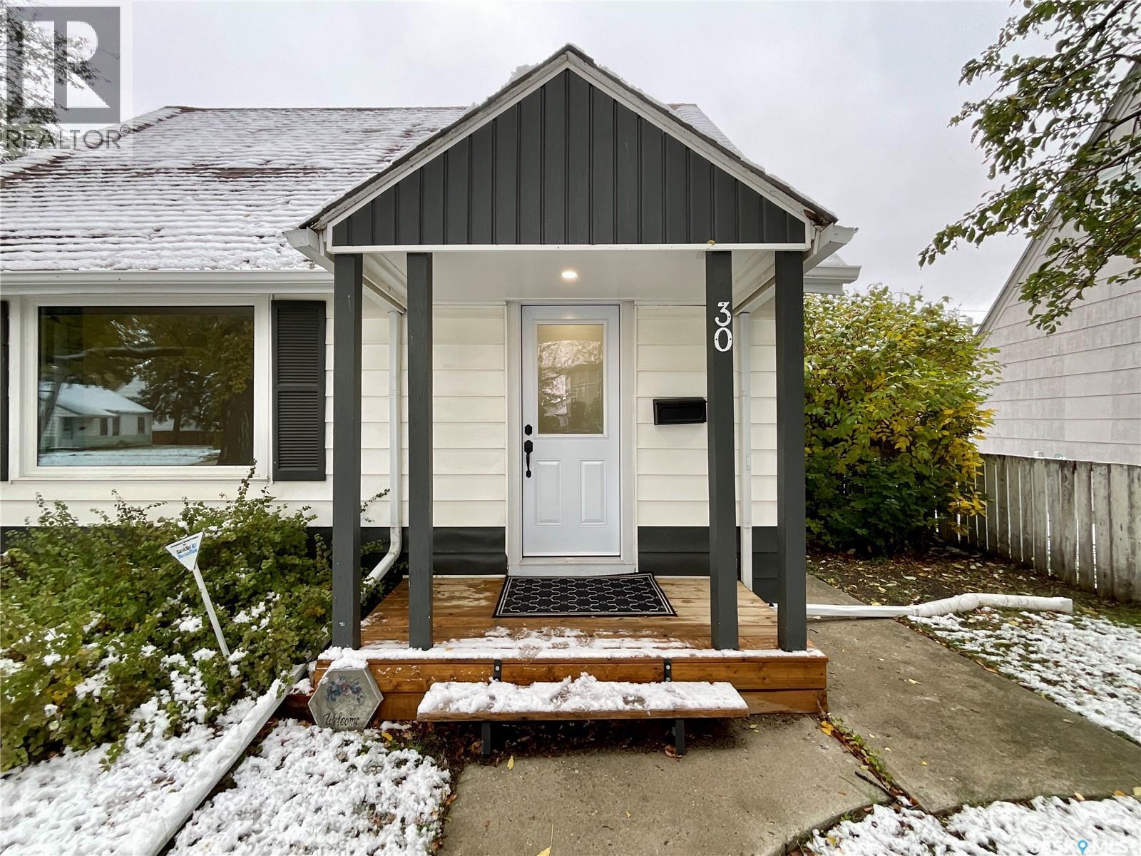 30 Cecil Crescent, Regina, Saskatchewan  S4T 5Y5 - Photo 3 - SK020829