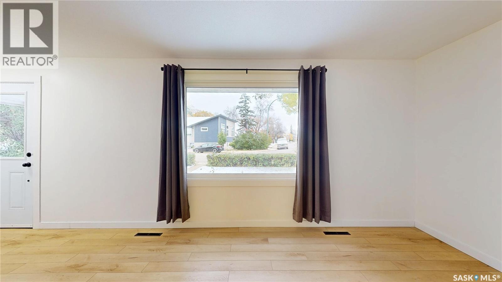 30 Cecil Crescent, Regina, Saskatchewan  S4T 5Y5 - Photo 6 - SK020829
