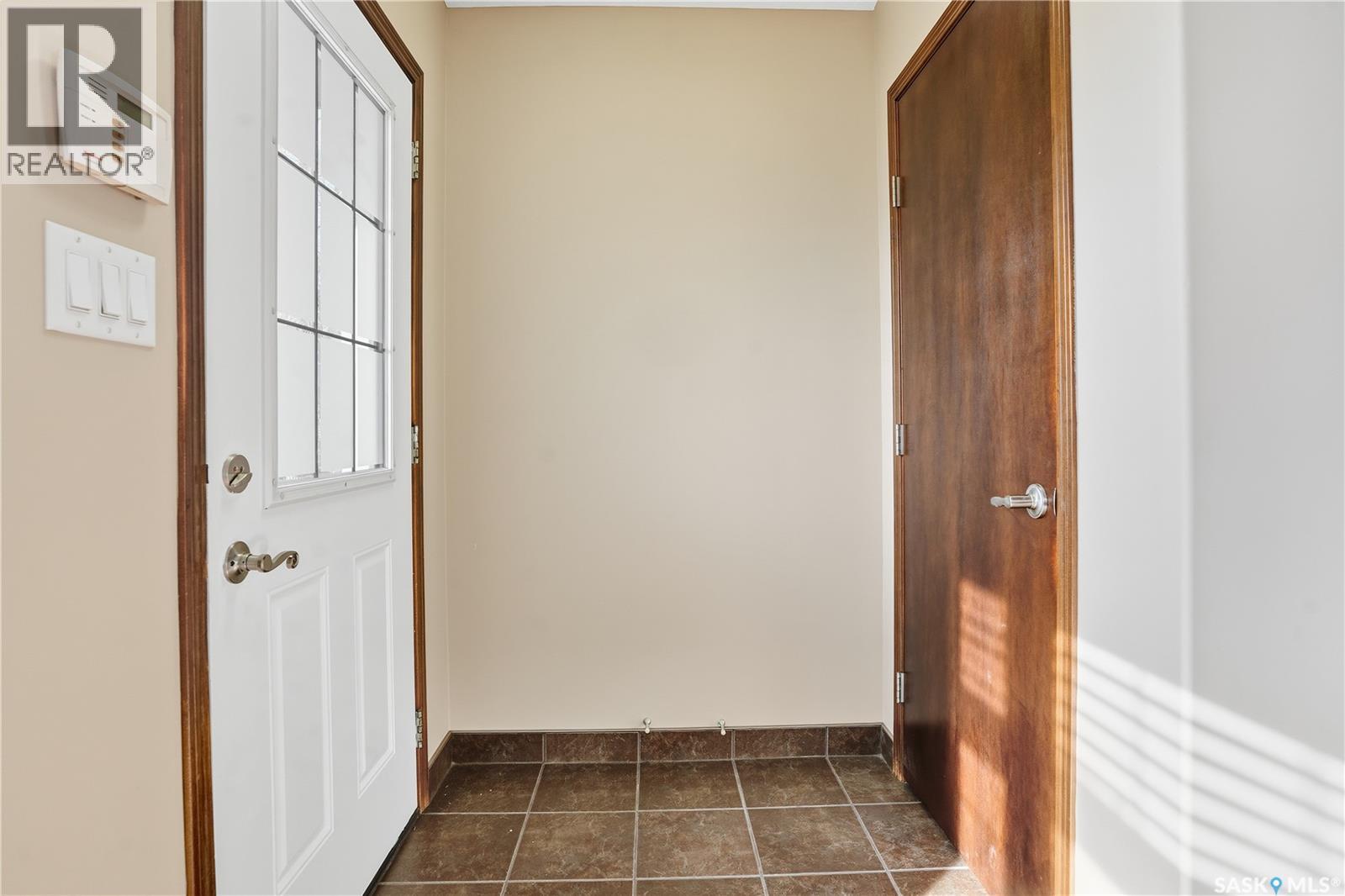 2279 Mackay Street, Regina, Saskatchewan  S4N 2S9 - Photo 3 - SK020815