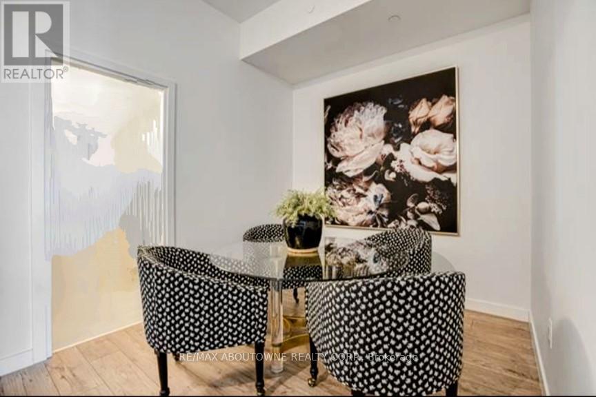 B0215 - 133 Bronte Road, Oakville, Ontario  L6L 3C1 - Photo 6 - W12392135