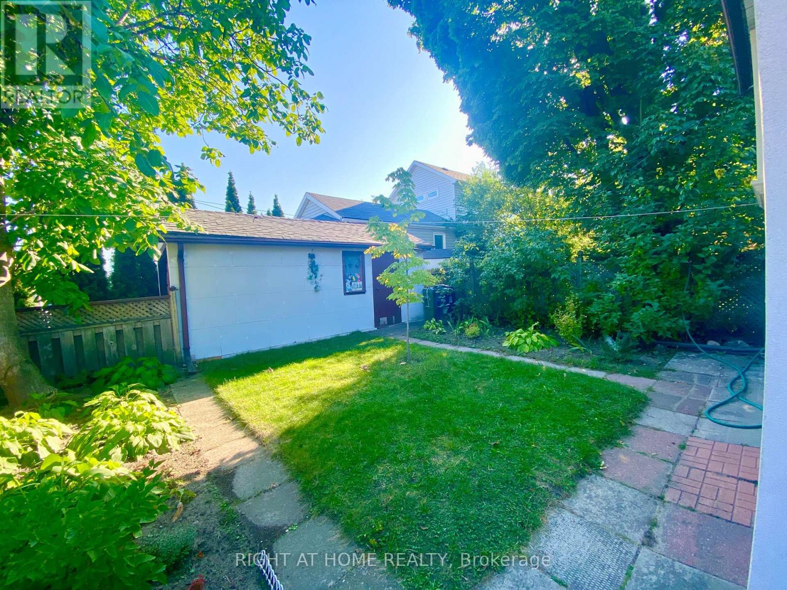 33 Waniska Avenue, Toronto, Ontario  M8Y 1R1 - Photo 15 - W12452103