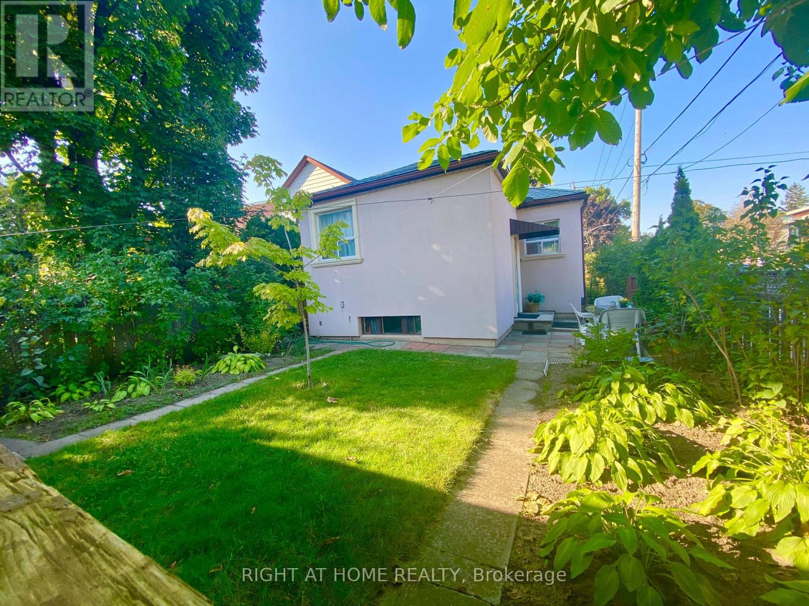 33 Waniska Avenue, Toronto, Ontario  M8Y 1R1 - Photo 17 - W12452103