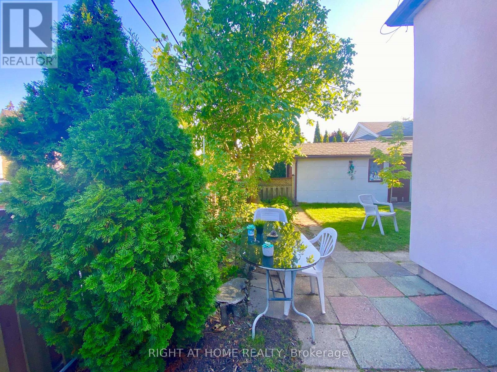 33 Waniska Avenue, Toronto, Ontario  M8Y 1R1 - Photo 14 - W12452103