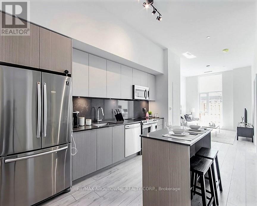 A0301 - 125 Bronte Road, Oakville, Ontario  L6L 3C1 - Photo 2 - W12456722