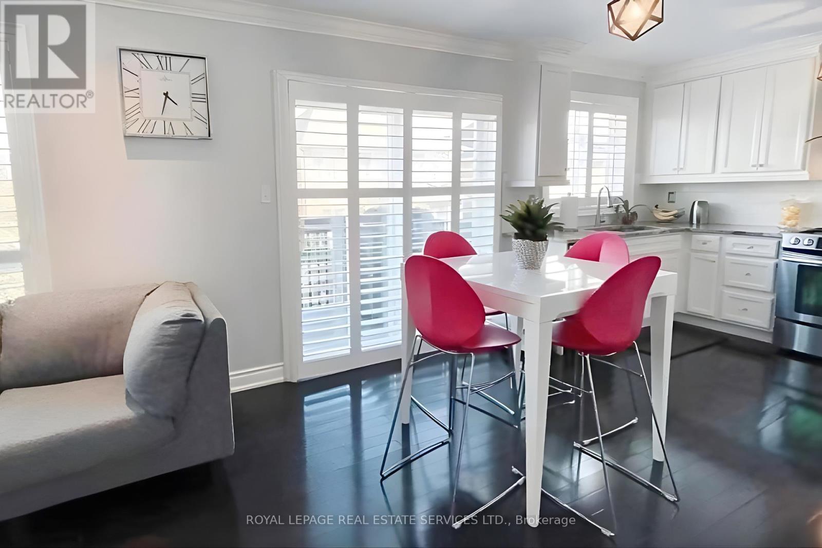 2384 Hollybrook Drive, Oakville, Ontario  L6M 4S8 - Photo 10 - W12462696