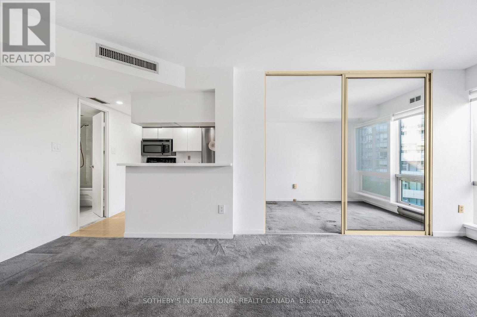 716 - 1001 Bay Street, Toronto, Ontario  M5S 3A6 - Photo 8 - C12461270