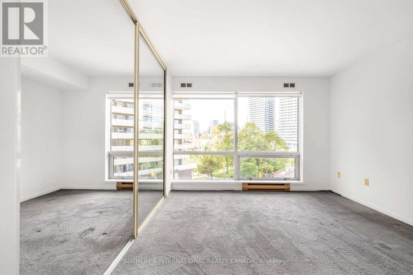 716 - 1001 Bay Street, Toronto, Ontario  M5S 3A6 - Photo 4 - C12461270