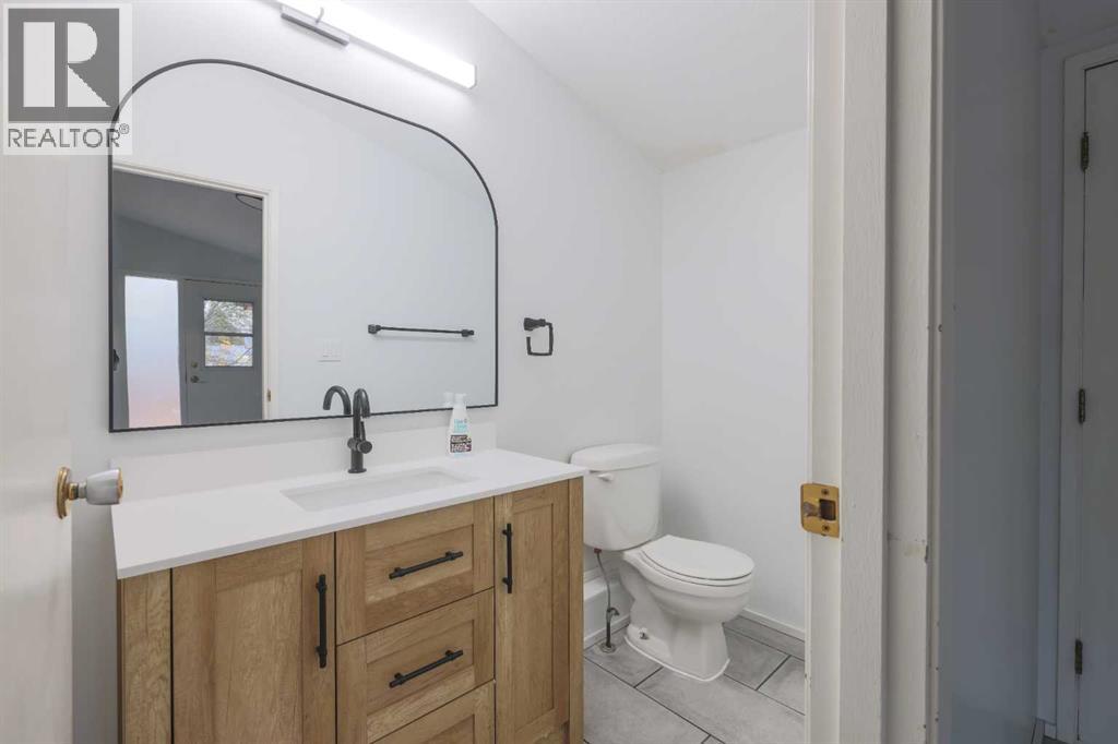 5603 56 Street, Rocky Mountain House, Alberta  T4T 1H7 - Photo 12 - A2261597