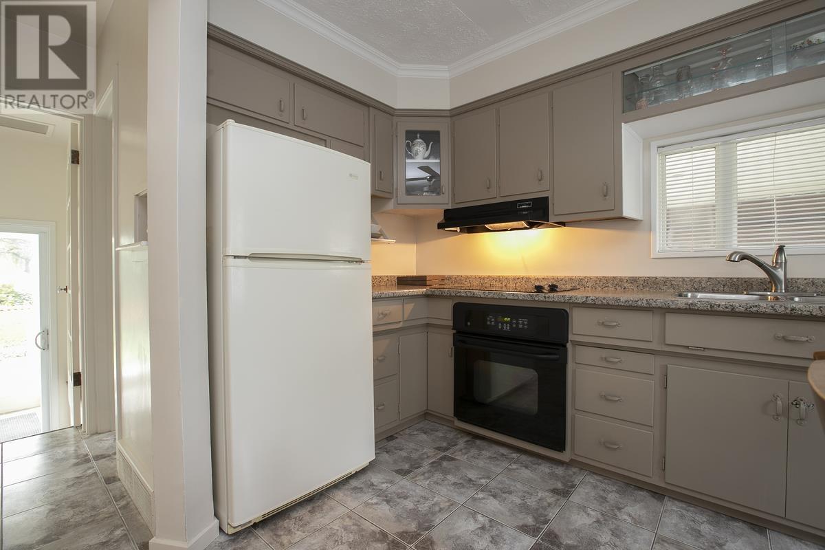 1377 Queen St E, Sault Ste. Marie, Ontario  P6A 2G1 - Photo 15 - SM252968