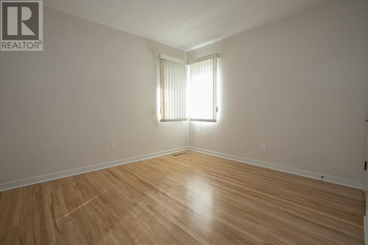 1377 Queen St E, Sault Ste. Marie, Ontario  P6A 2G1 - Photo 25 - SM252968