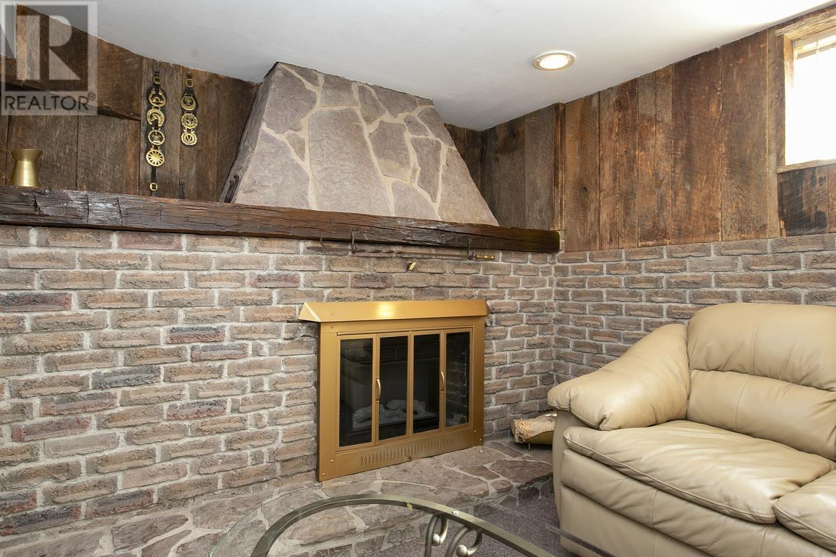 1377 Queen St E, Sault Ste. Marie, Ontario  P6A 2G1 - Photo 43 - SM252968