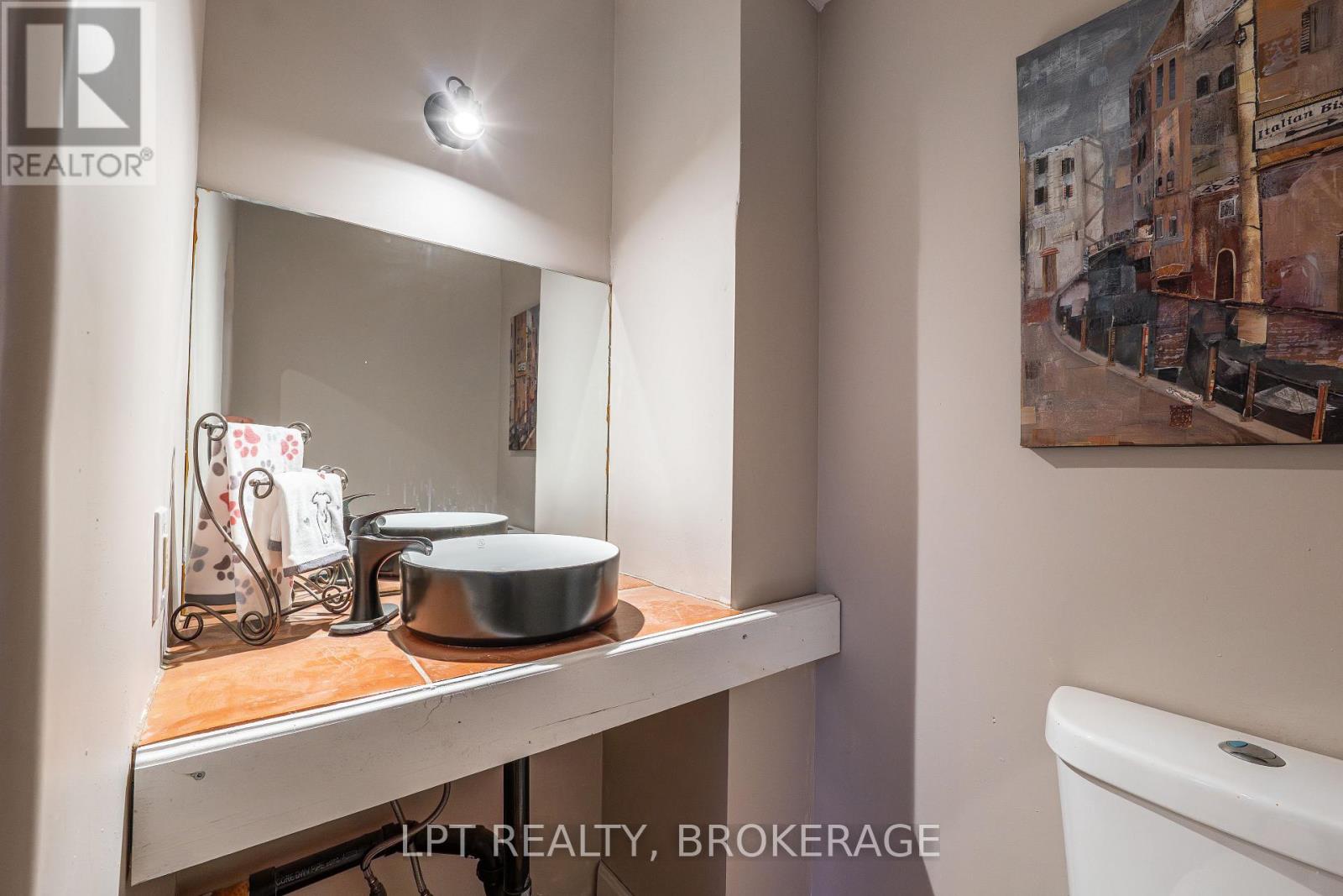 277 Brock Street, Gananoque, Ontario  K7G 1K5 - Photo 10 - X12462962