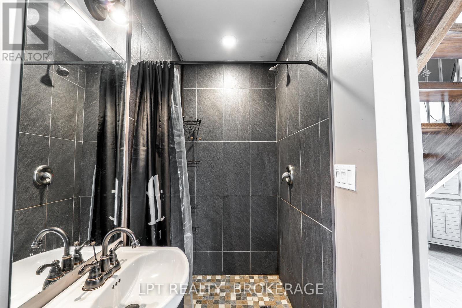 277 Brock Street, Gananoque, Ontario  K7G 1K5 - Photo 31 - X12462962