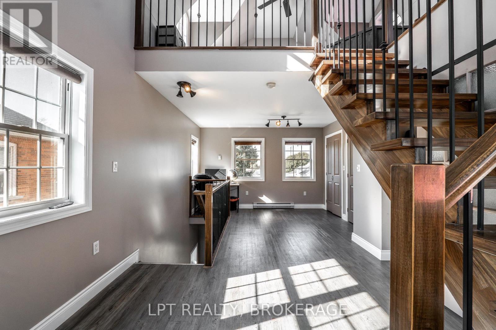 277 Brock Street, Gananoque, Ontario  K7G 1K5 - Photo 32 - X12462962