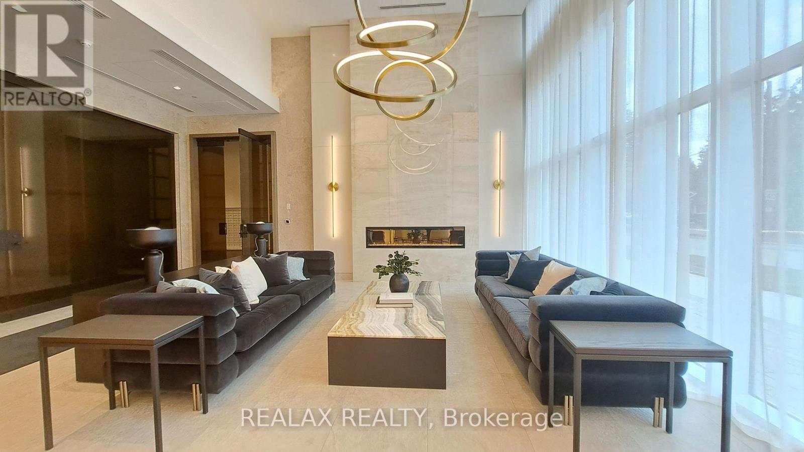 206 - 8888 Yonge Street, Richmond Hill, Ontario  L4C 5V6 - Photo 2 - N12386843