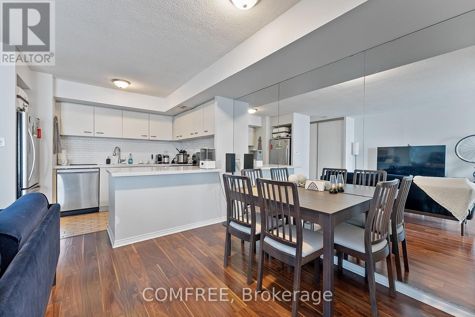 1519 - 25 The Esplanade, Toronto (Waterfront Communities), Ontario  M5E 1W5 - Photo 4 - C12463025