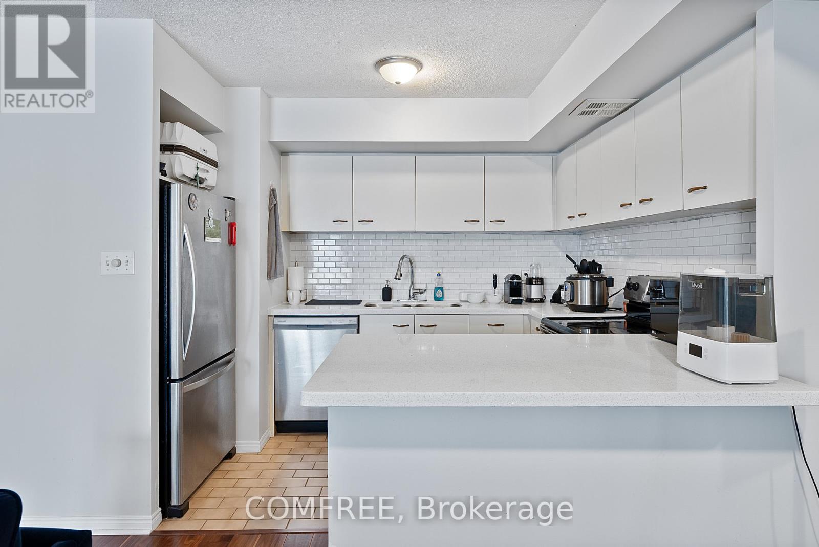 1519 - 25 The Esplanade, Toronto (Waterfront Communities), Ontario  M5E 1W5 - Photo 5 - C12463025