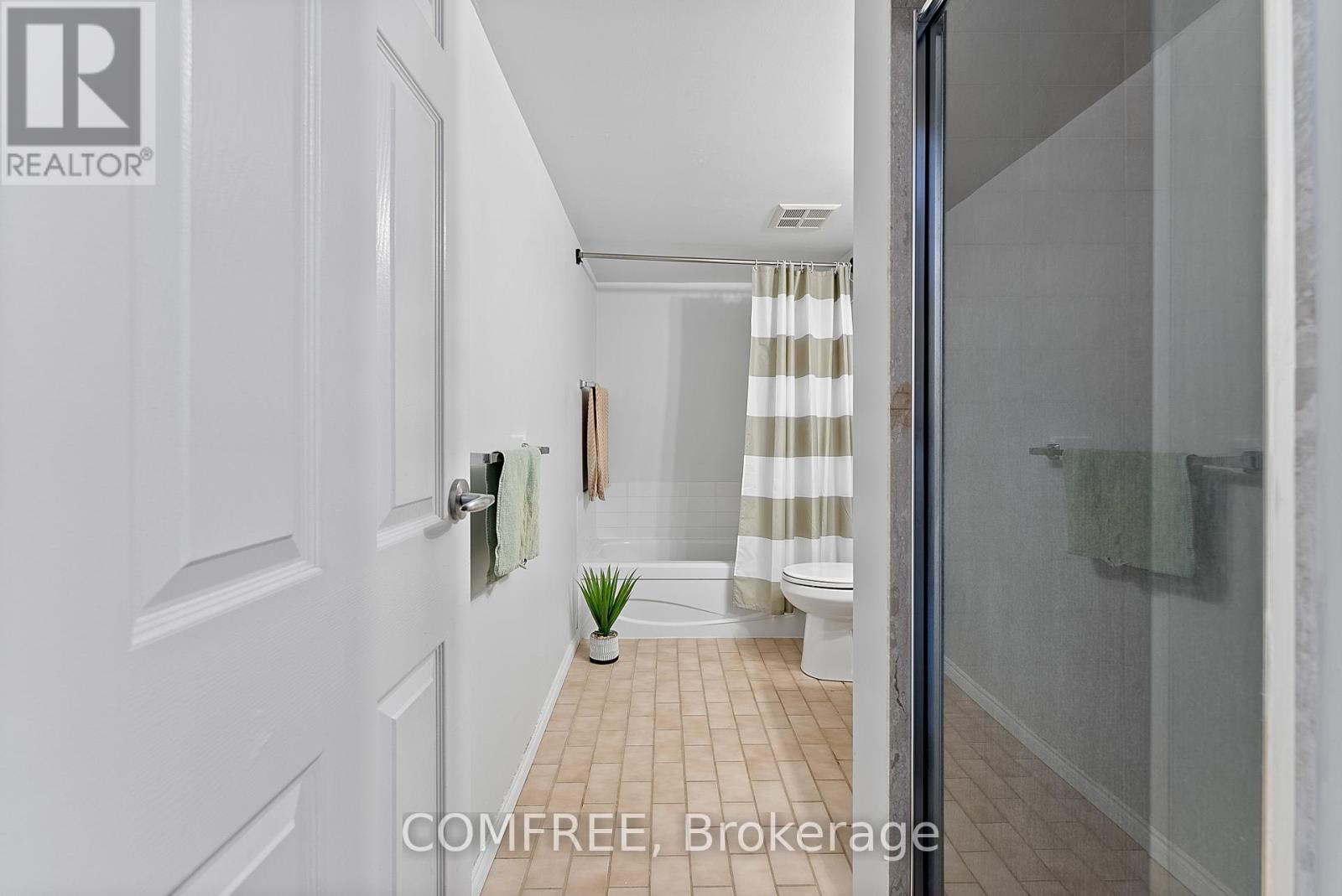 1519 - 25 The Esplanade, Toronto (Waterfront Communities), Ontario  M5E 1W5 - Photo 8 - C12463025